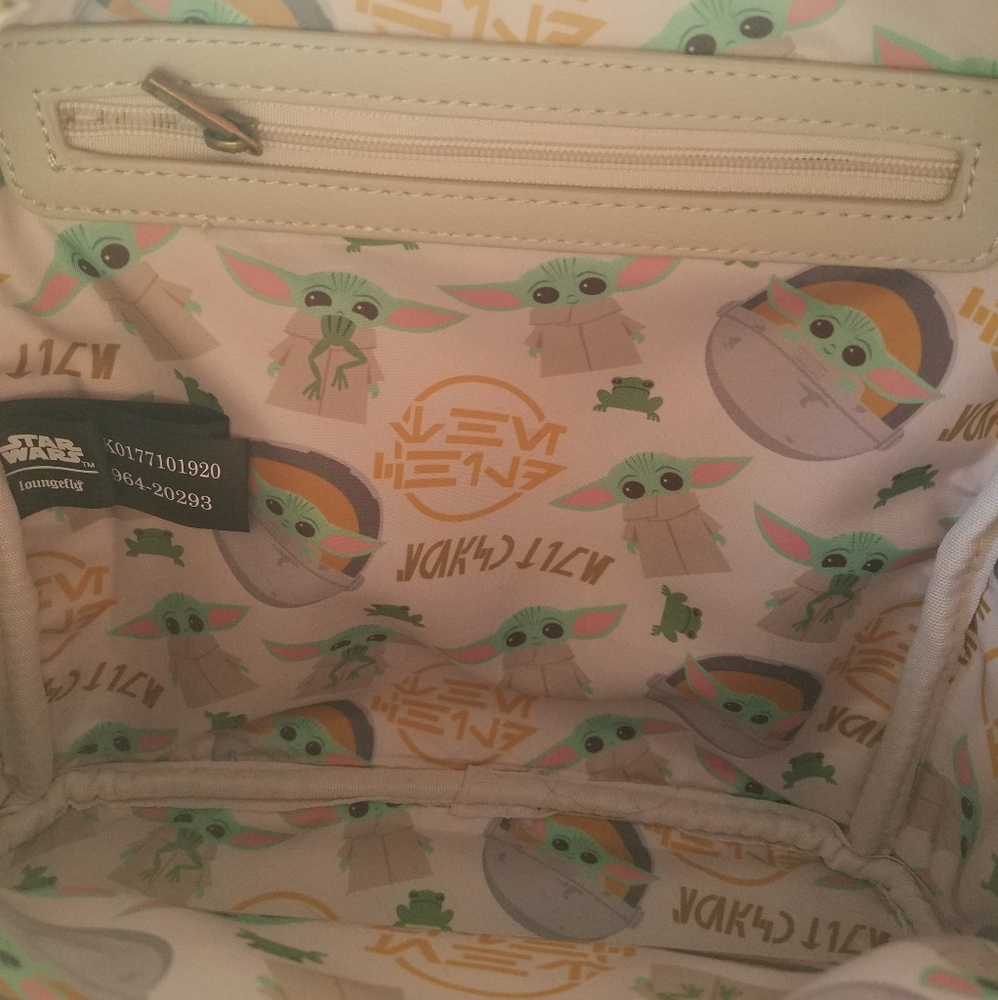 Star Wars Loungefly Mandalorian Baby Yoda Backpack Gem